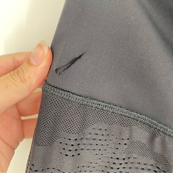 Athleta Women’s Phenom Camo 7/8 Tight Black size S - Picture 3 of 5